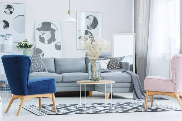 Elegante salón con sillones — Foto de Stock