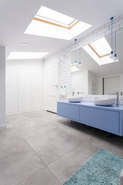 Rahat tavan banyo penceresi ile