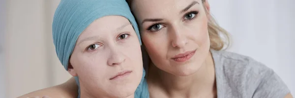 Supporting sick sister — Stock Photo, Image