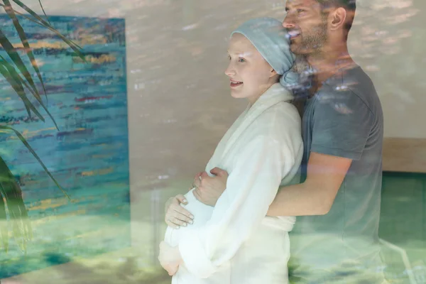 Страдания от рака во время беременности — стоковое фото