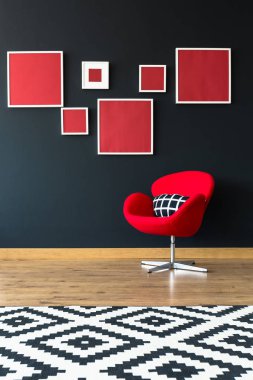 Geniş boş oturma odası