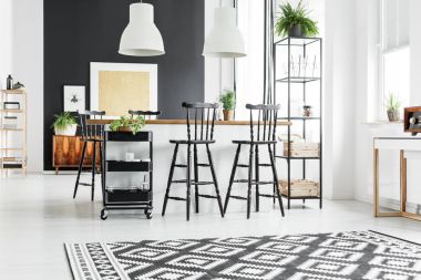 Rustik mutfak bar tabureleri