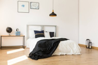 Geniş, en az yatak odası