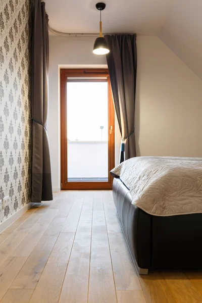 Luxe slaapkamer met behang — Stockfoto