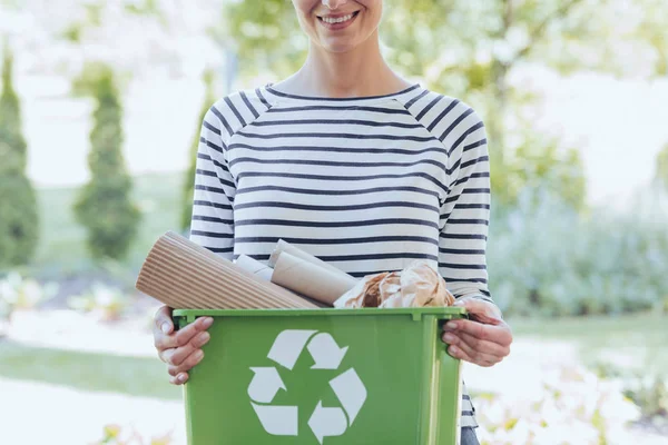 Mülltrennung zur Ressourcenschonung — Stockfoto