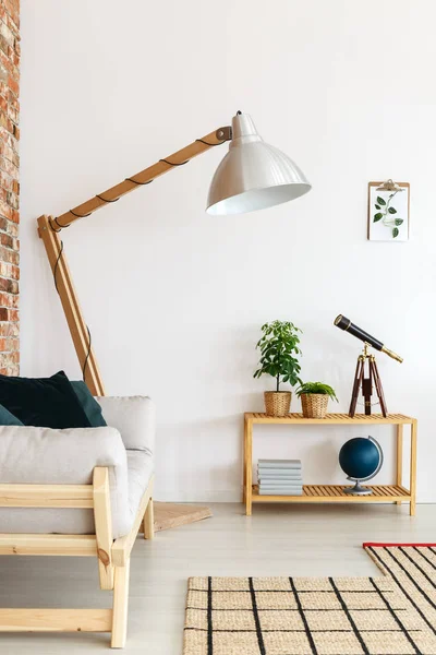 Oversize lamp in the corner — Stock Photo, Image