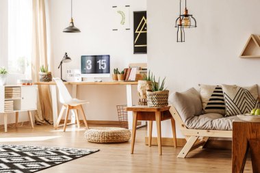 Doğal aksesuarları ile modern loft