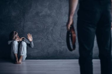 Baba oğul karşı kötü niyetli olmak