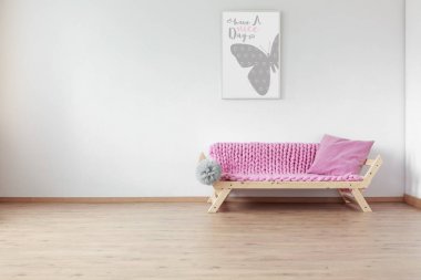 Boş basit çocuk odası