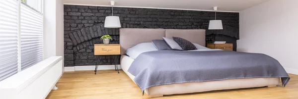 Appartement interieur met bakstenen muur — Stockfoto