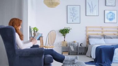 Kadın yatak odasında soğutma