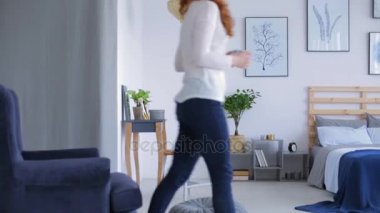 Basit ve rahat yatak odası