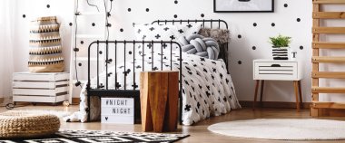 Siyah ve beyaz çocuk odası