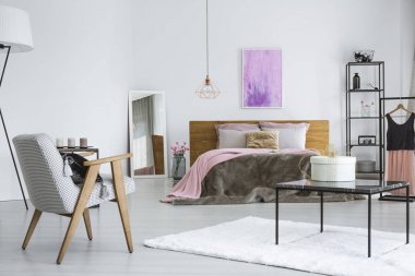 Kürk battaniye ile Çift Kişilik Yatak