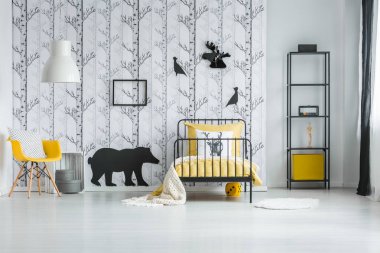 İlham verici ile beyaz yatak odası duvar kağıdı