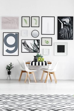 kabın içinde elmalar