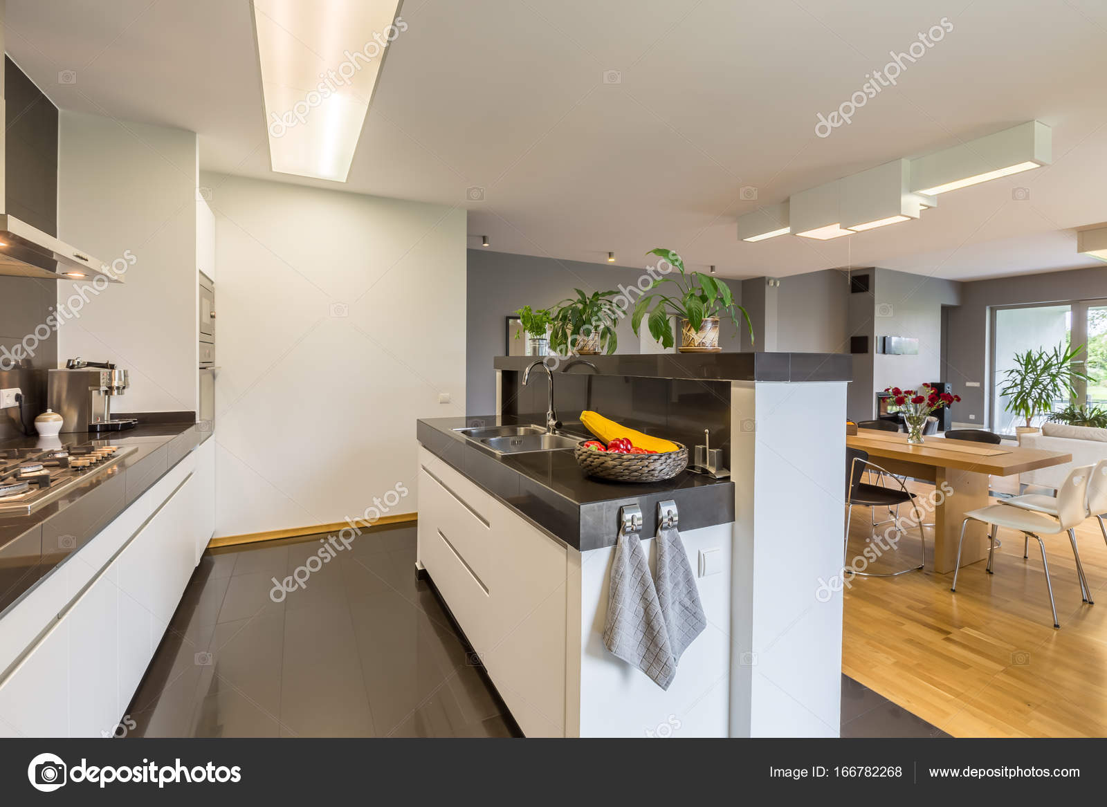 Cozinha Nas Cores Brancas E Pretas Stock Photo Photographee Eu Cozinha Nas Cores Brancas E Pretas Stock Photo Photographee Eu