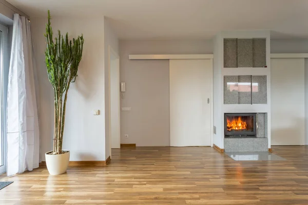 Empty room with fireplace — Stock Photo, Image
