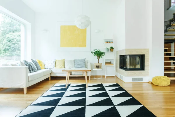 Açık alan iç kanepe ile