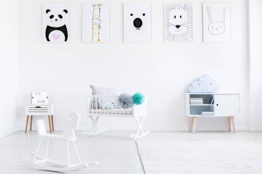 Bebek odası ile sallanan at