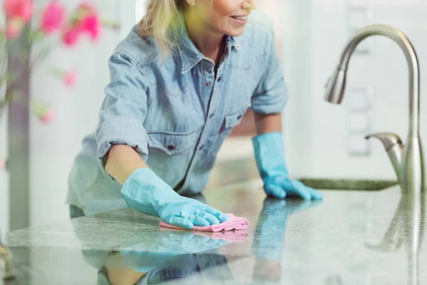 Pedantic woman and household cleaning — Stock Photo, Image