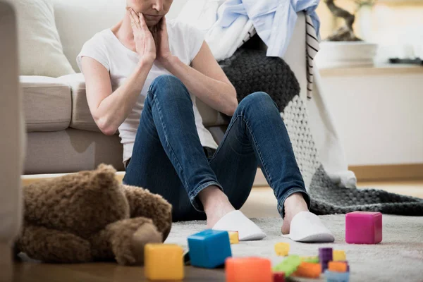 Overwhelmed exhausted tired of cleaning — Stock Photo, Image