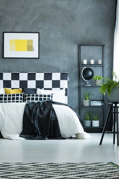 Black and white king-size bed — Stock Photo, Image