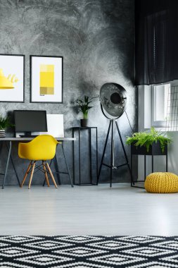 Lamba ile modern ev ofis