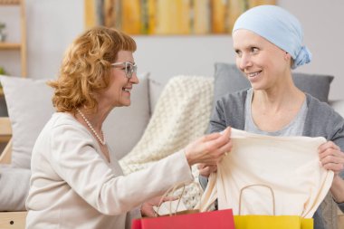 Tümör kurtulan bir hediye alma