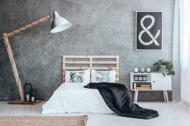 Dolap üzerinde saksı bitki