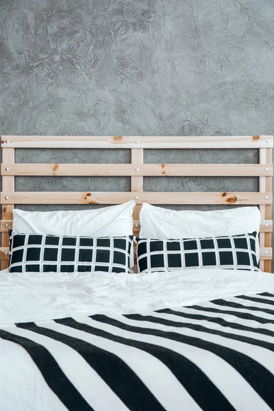 Крупный план кровати — стоковое фото