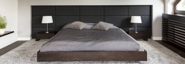 Minimalist şık yatak odası