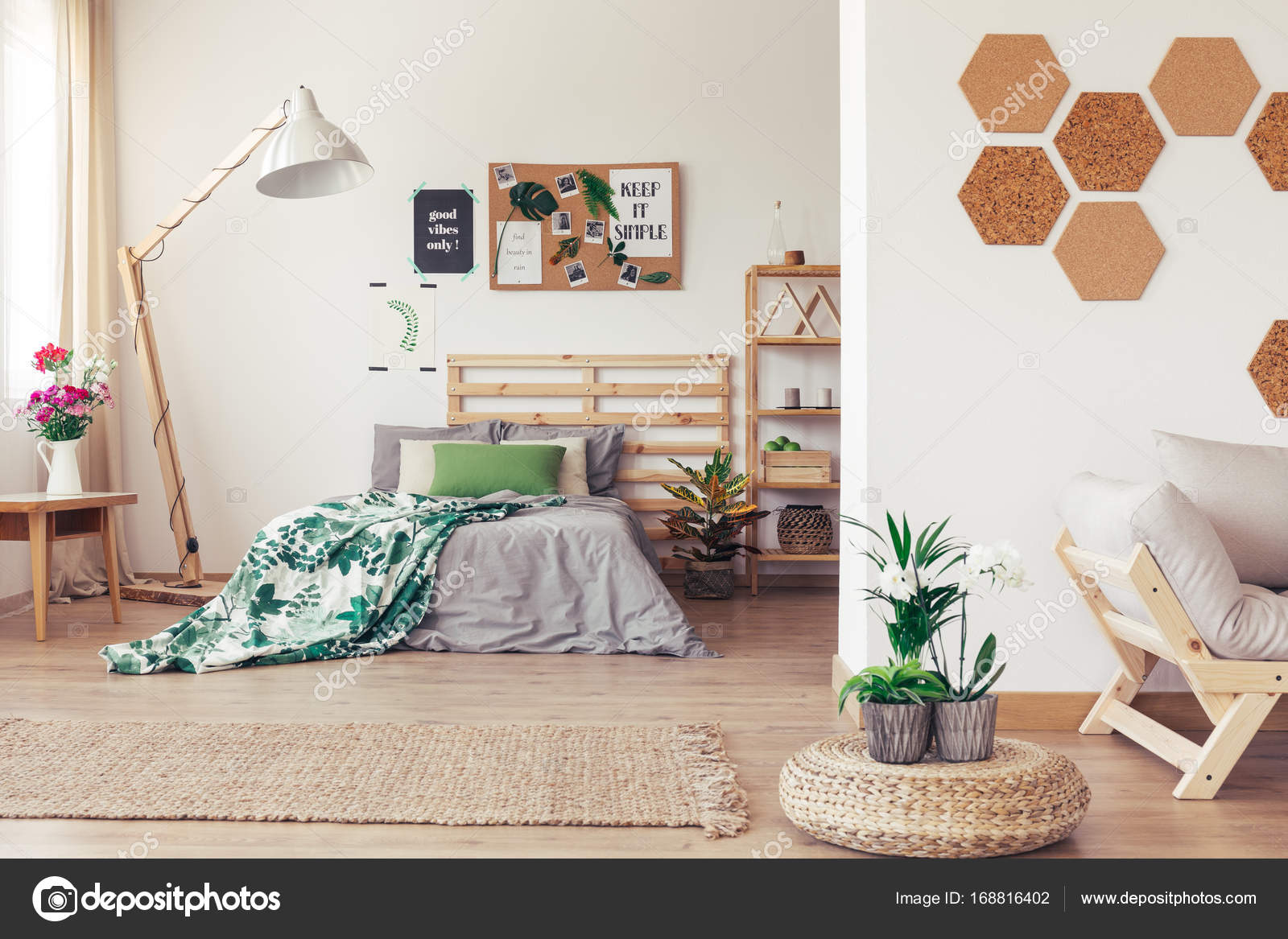 Botanische Schlafzimmer mit Pinnwand — Stockfoto © photographee.eu ... Botanische Schlafzimmer mit Pinnwand — Stockfoto © photographee.eu ...