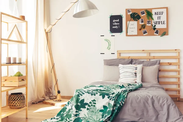 Mantar pano yukarıda kral yatak