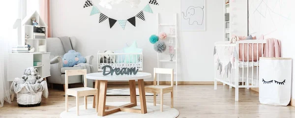Kamer bereid voor baby — Stockfoto