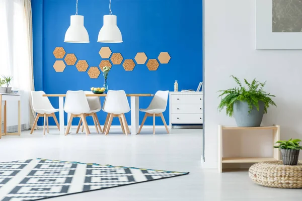 Çağdaş mavi yemek odası