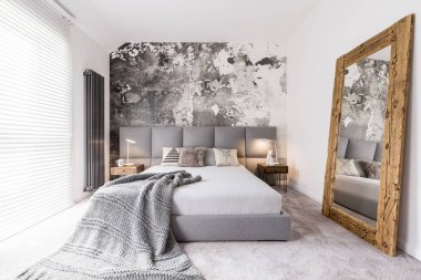 Çift Kişilik Yatak üzerinde uzun battaniye