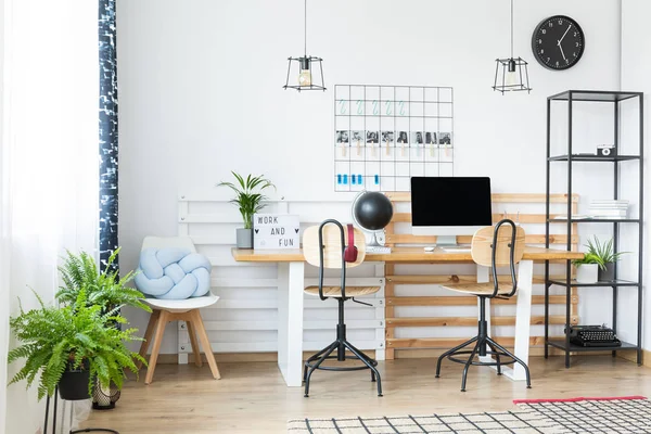 Daktilo ile basit ev ofis