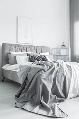 Çift Kişilik Yatak yatak örtüsü ile