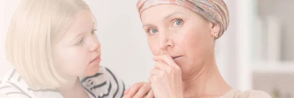 암으로 고통 받는 여자 — 스톡 사진