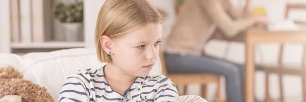 Girl at family home — Stock Photo, Image