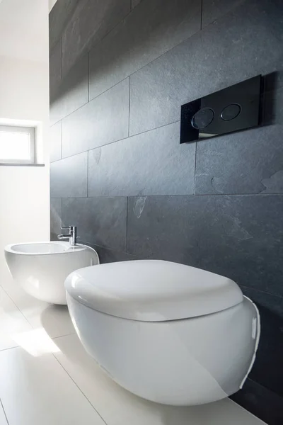 Einfachheit in der Badezimmerdekoration — Stockfoto