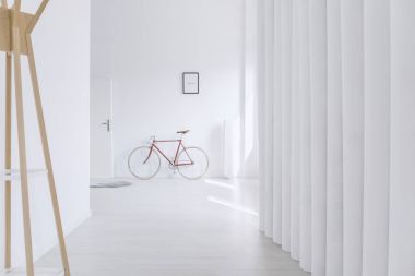 Giysi raf ile uzun Salonu