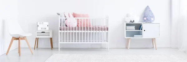Bebek odası dolapta — Stok fotoğraf