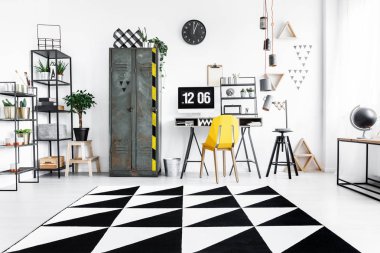 Ev ofis içinde geometrik halı