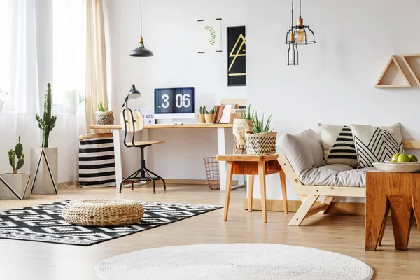 Spacious work zone with rugs — Stock Photo, Image