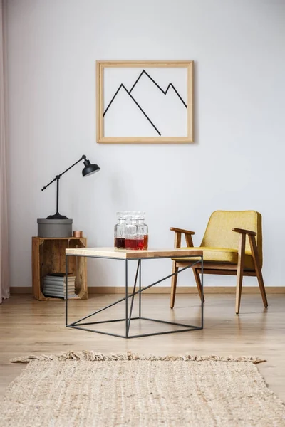 Mesa con lámpara y marco —  Fotos de Stock