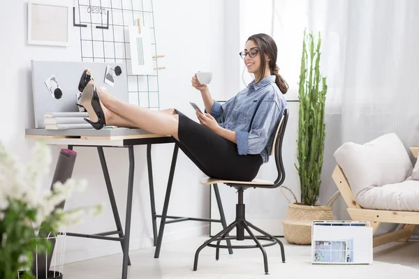 stock image Lady during break