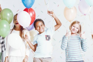 Eğlence olarak hizmet veren balonlar