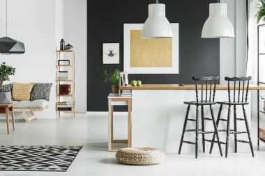 Şık oturma odası ile mutfak